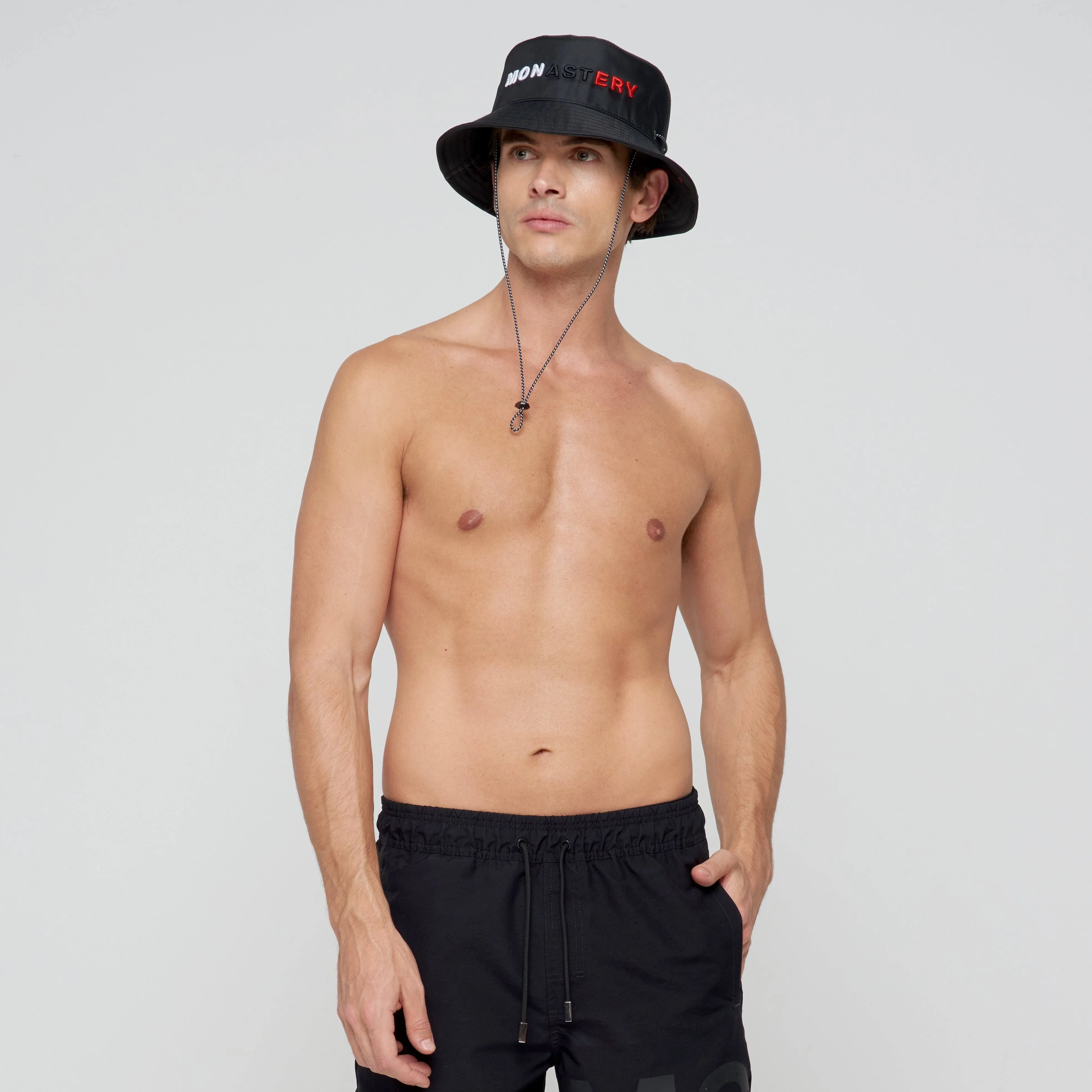 CANOPO BLACK BUCKET HAT