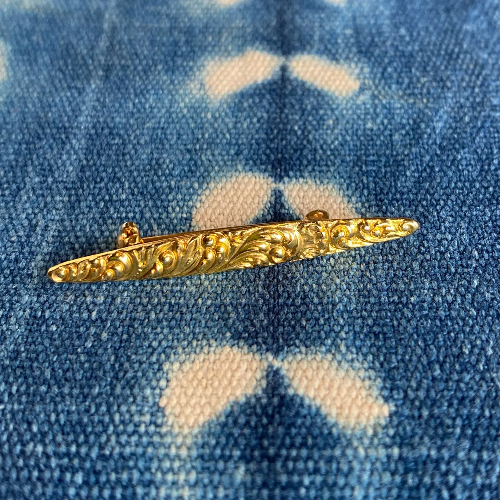 Floral Oval Pin
