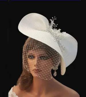 MODERN FASCINATOR WITH VEIL #White wedding Birdcage Veil Weddding Headdress Derby Royal Ascot hat Church Mother of the Bride hat Cocktail headpiece