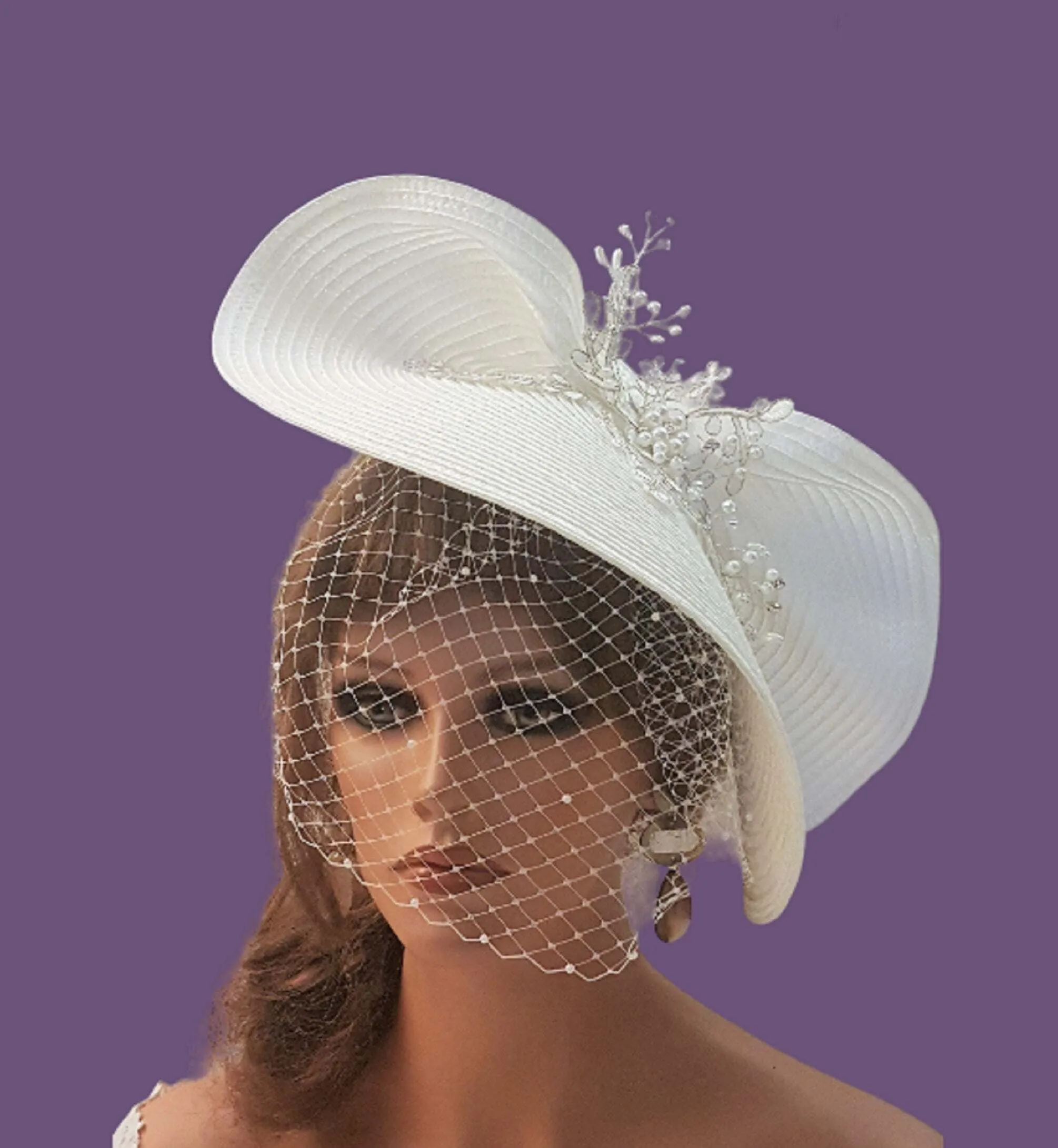 MODERN FASCINATOR WITH VEIL #White wedding Birdcage Veil Weddding Headdress Derby Royal Ascot hat Church Mother of the Bride hat Cocktail headpiece