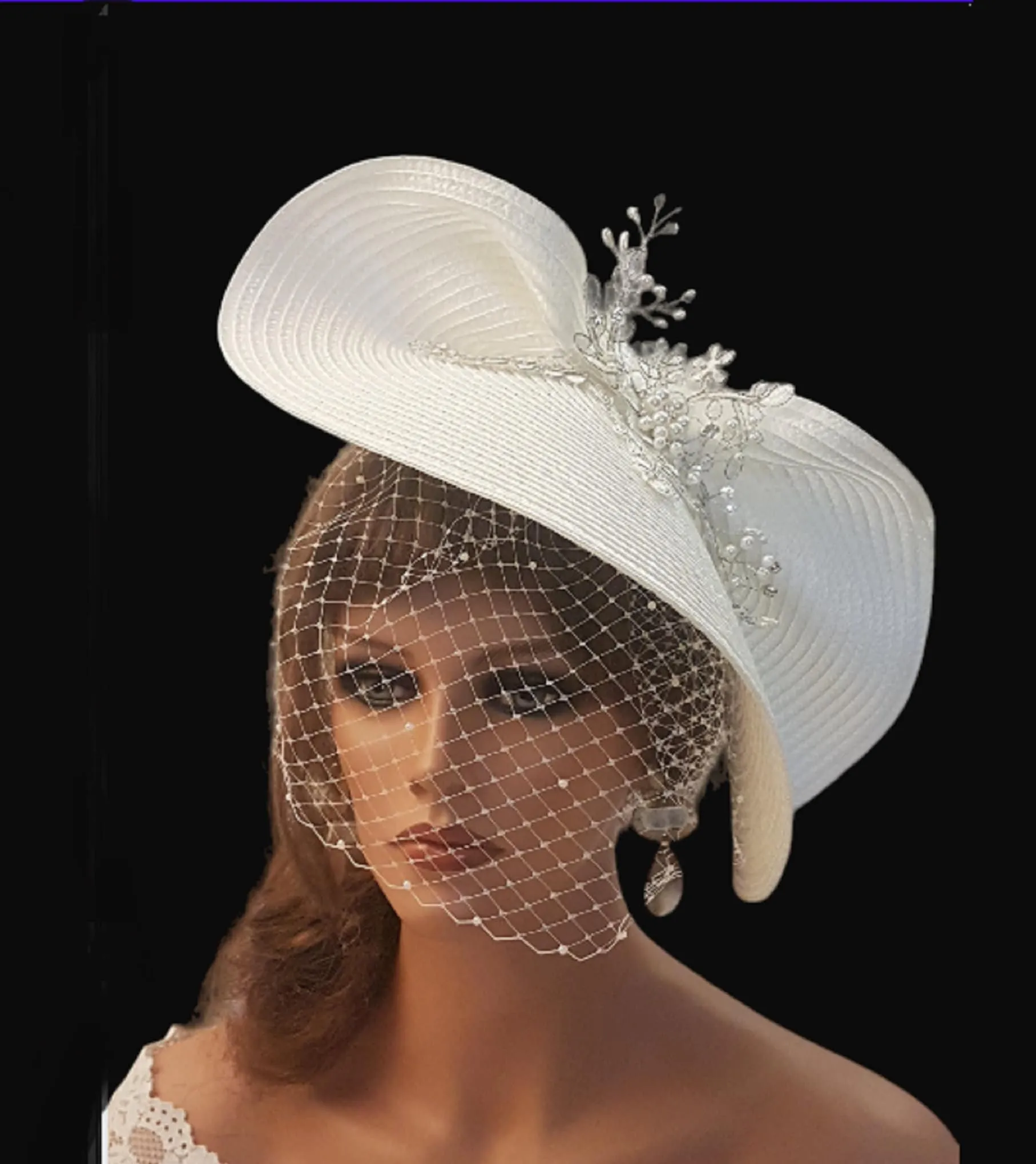 MODERN FASCINATOR WITH VEIL #White wedding Birdcage Veil Weddding Headdress Derby Royal Ascot hat Church Mother of the Bride hat Cocktail headpiece
