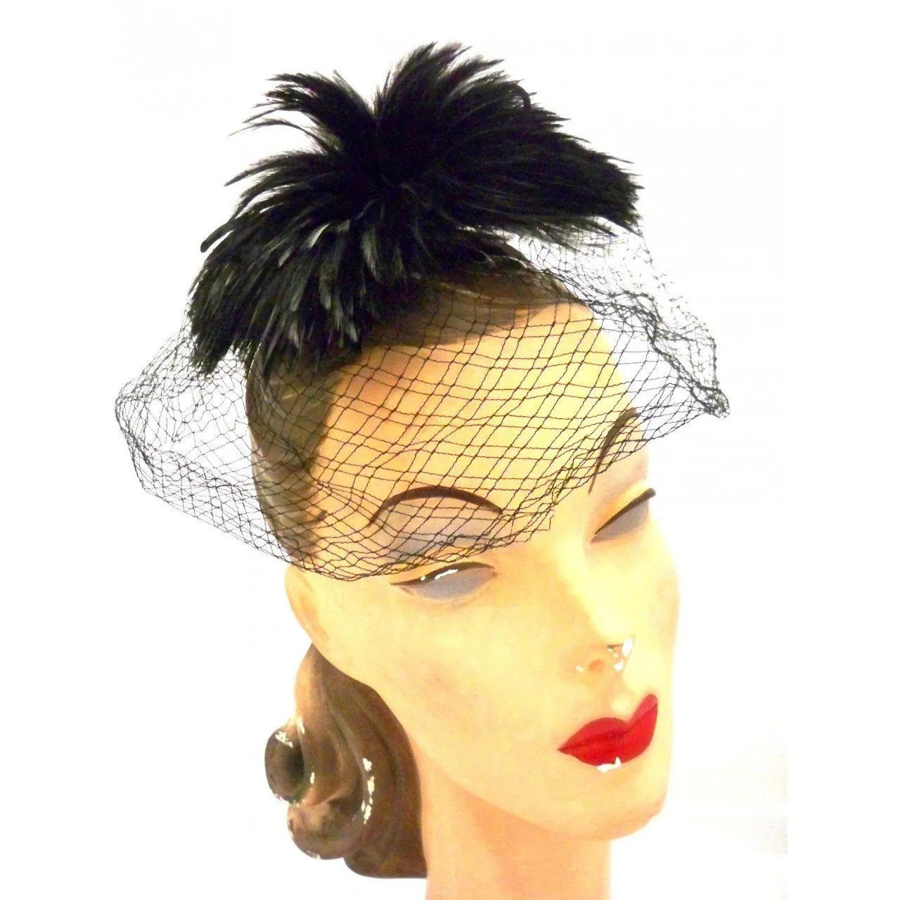 Vintage Ladies Cocktail Hat w/ Standup Feather Center and Veil 1950s